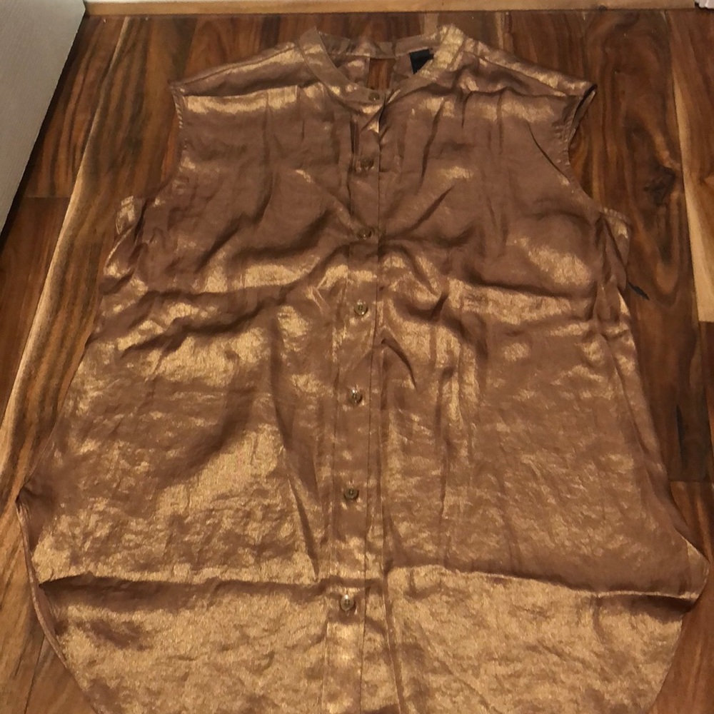 Chico’s black label fancy blouse in gold color